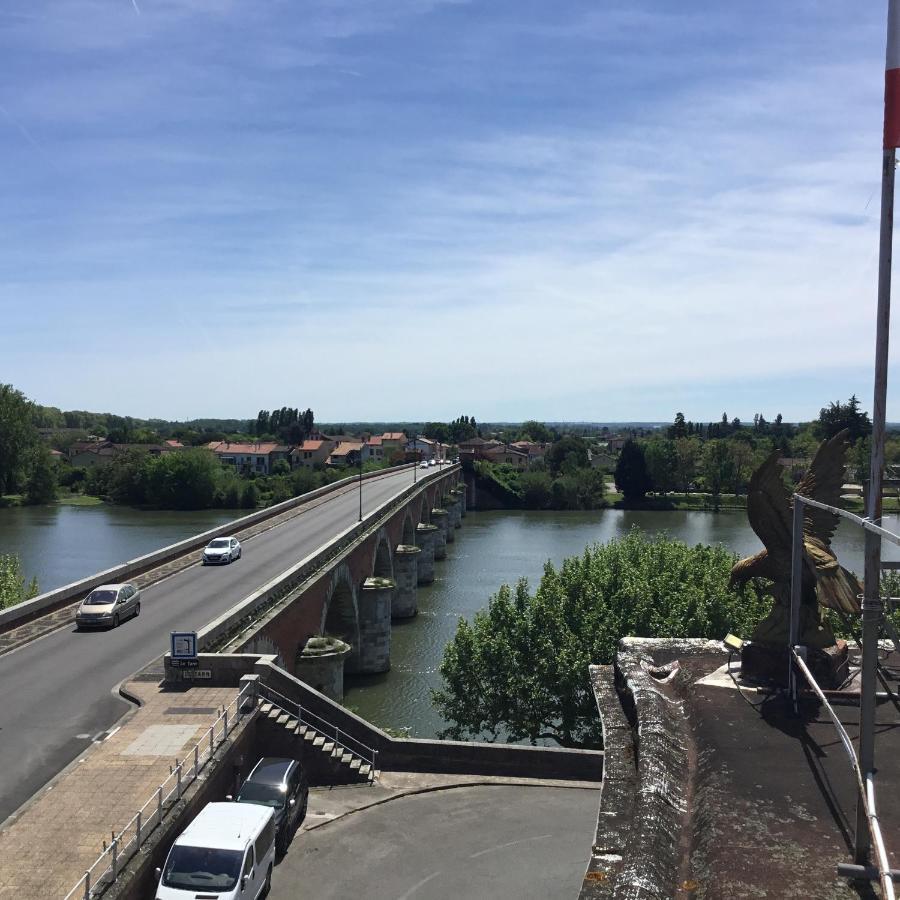 Le Pont Napoleon Moissac Hotell Exteriör bild